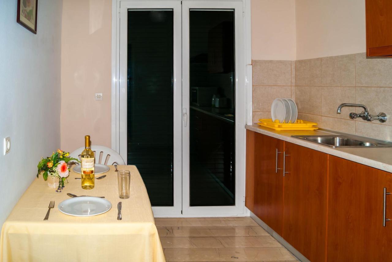 Stavros Apartments Kontokali Next To Gouvia Marina エクステリア 写真