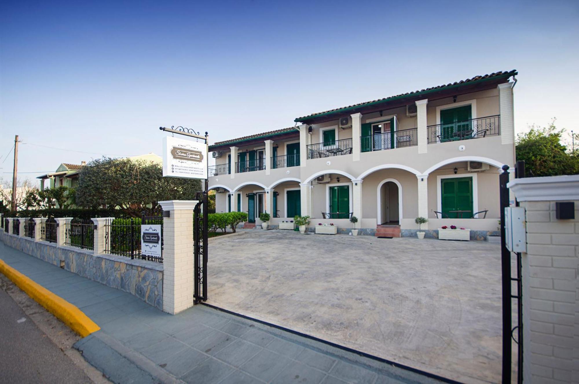 Stavros Apartments Kontokali Next To Gouvia Marina エクステリア 写真