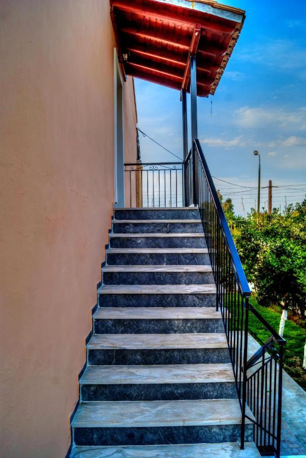 Stavros Apartments Kontokali Next To Gouvia Marina エクステリア 写真